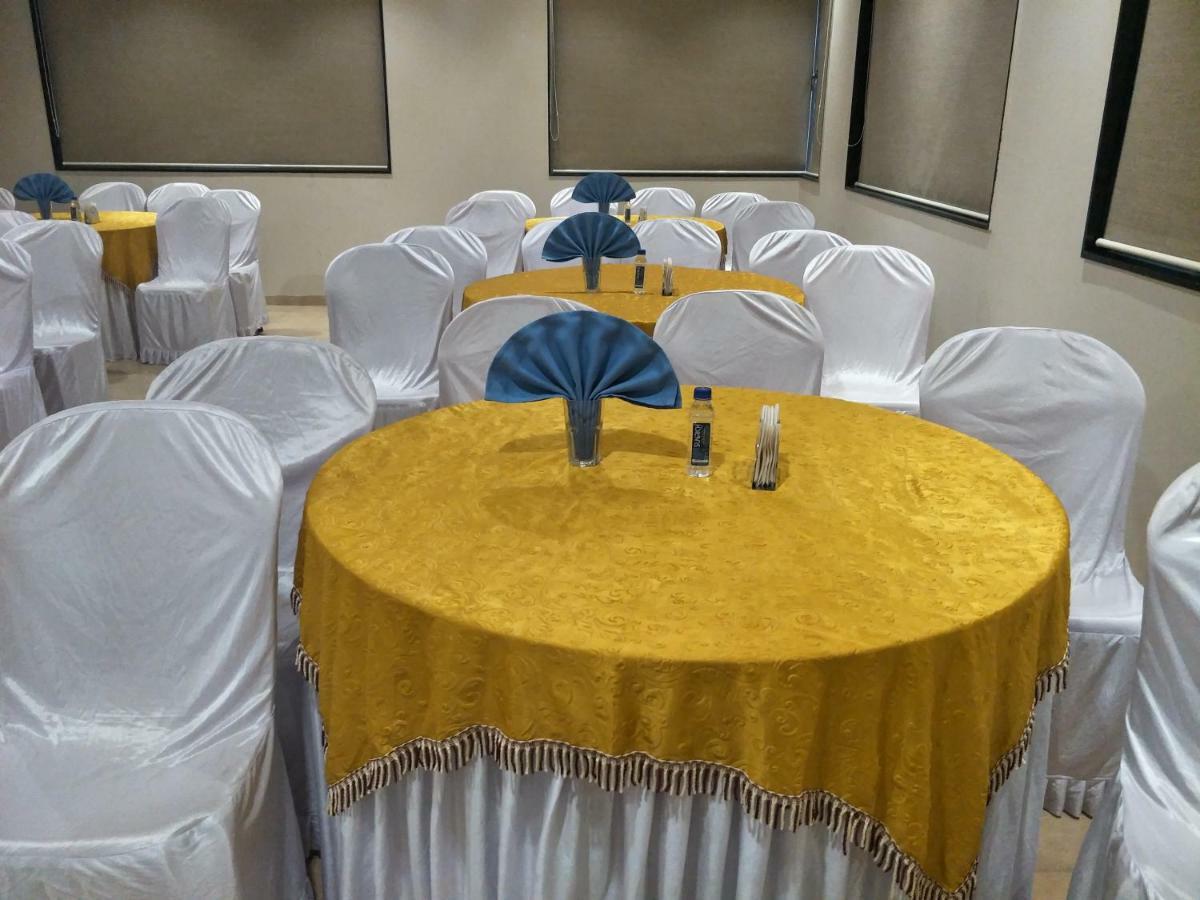 Kyriad Hotel Solapur By Othpl Exterior photo