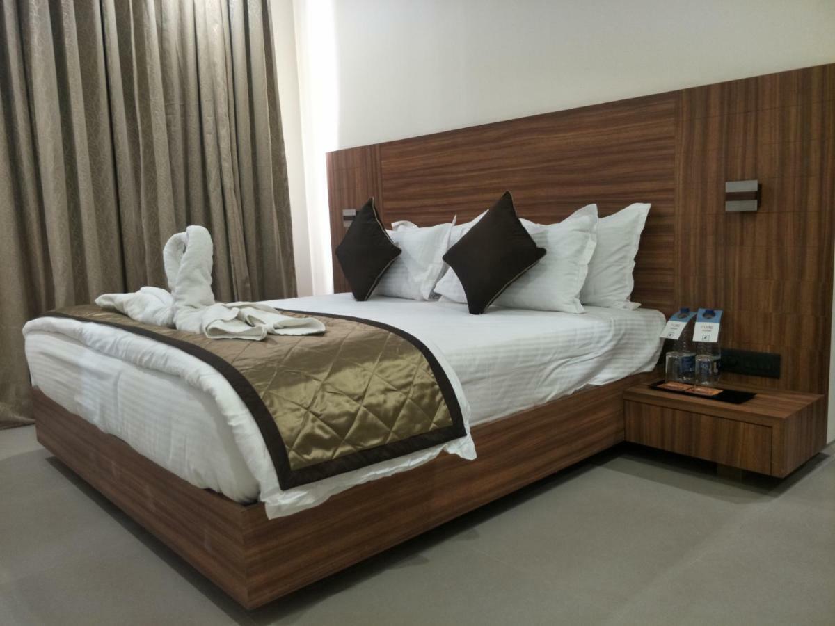 Kyriad Hotel Solapur By Othpl Exterior photo